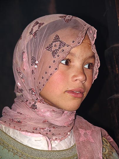 נערה ברברית יפהפייה בכפר יאבאסן, 2007